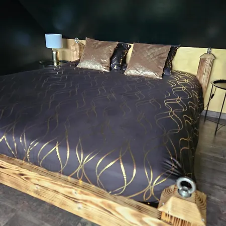 Liebeshotel Les De Justine 
